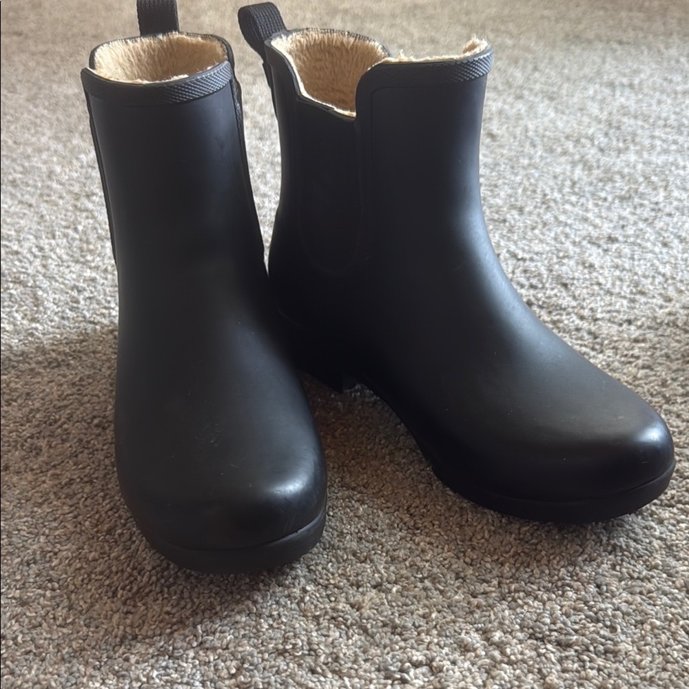 chooka Black Faux Fur-Lined Chelsea Rain Ankle Boots